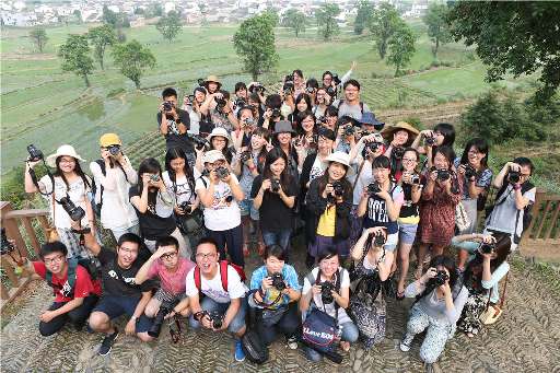 http://bbs.nju.edu.cn/file/S_Journalism/AY2T1006.JPG